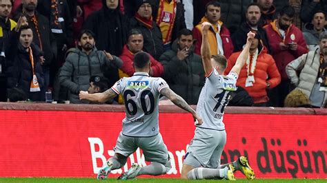 Galatasaray, Başakşehir engelini 2 golle geçti- Son Dakika Spor Haberleri